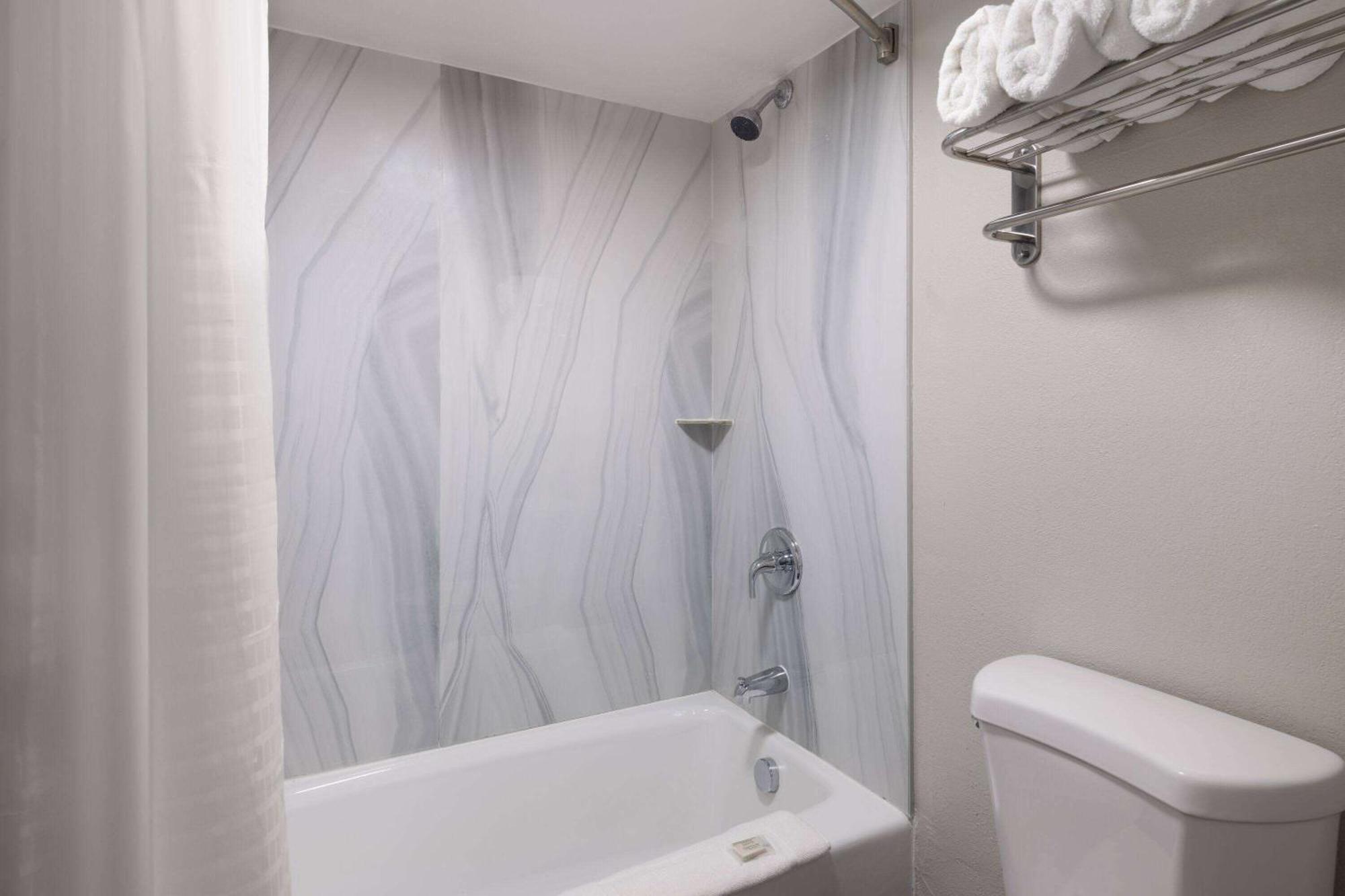 Days-Inn By Wyndham Montgomery I-85 Eksteriør billede