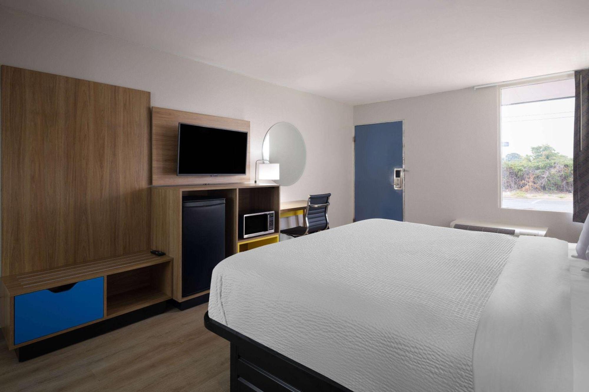 Days-Inn By Wyndham Montgomery I-85 Eksteriør billede